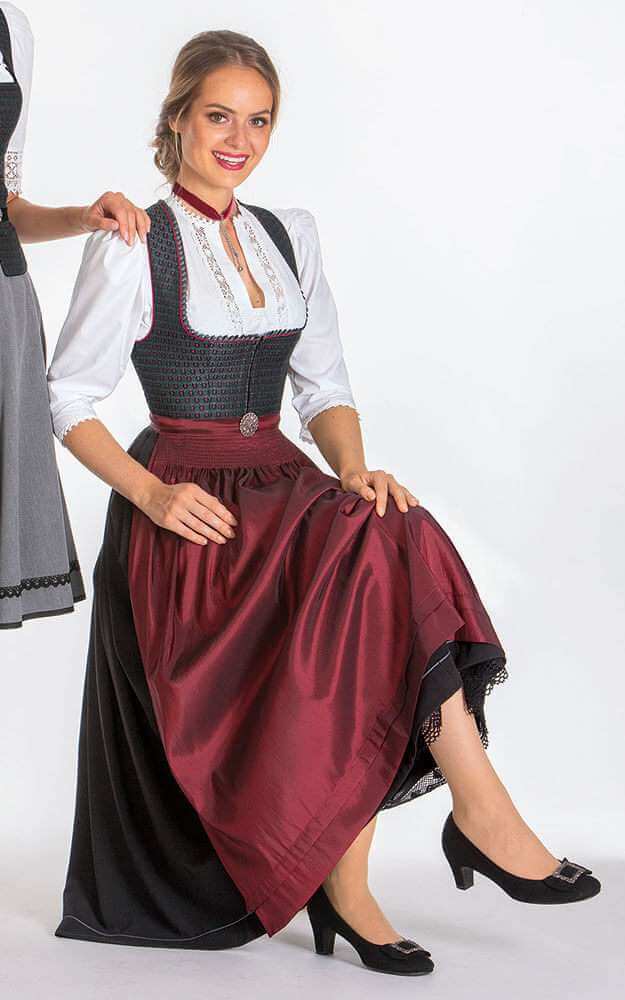 Lange Blusendirndl online kaufen Chiemseer Dirndl & Tracht