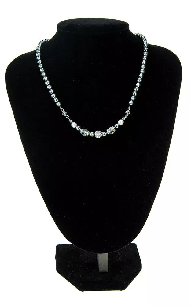 Kette Pria Perlen, grau