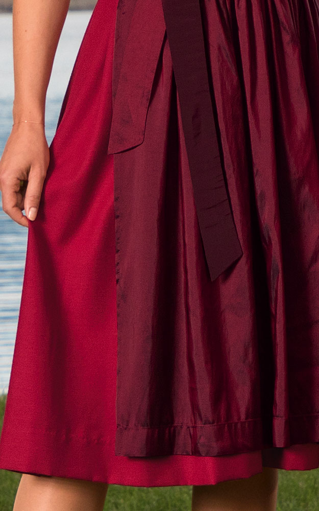Blusendirndl Surtal, mit Schürze