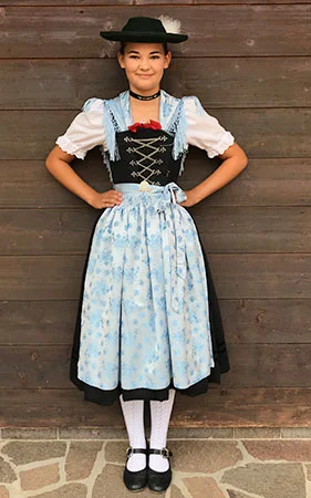 Chiemgauer-Tracht-Frauen