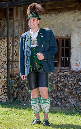 Chiemgauer-Tracht-Männer