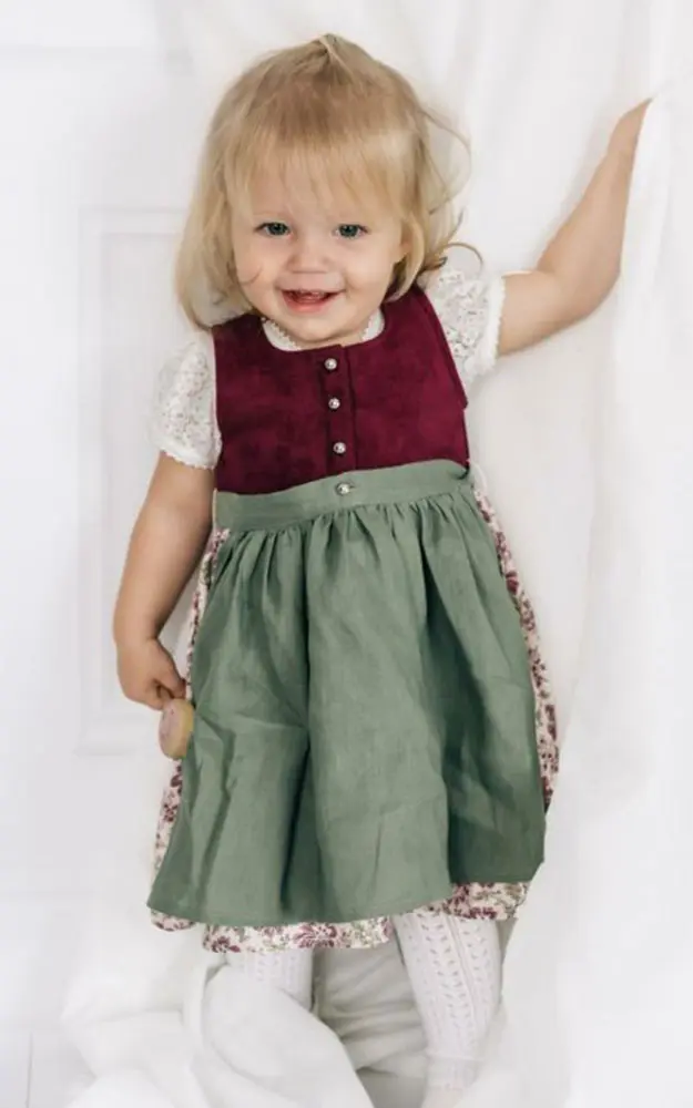 Baby-Dirndl Rosi mit Schürze, beere