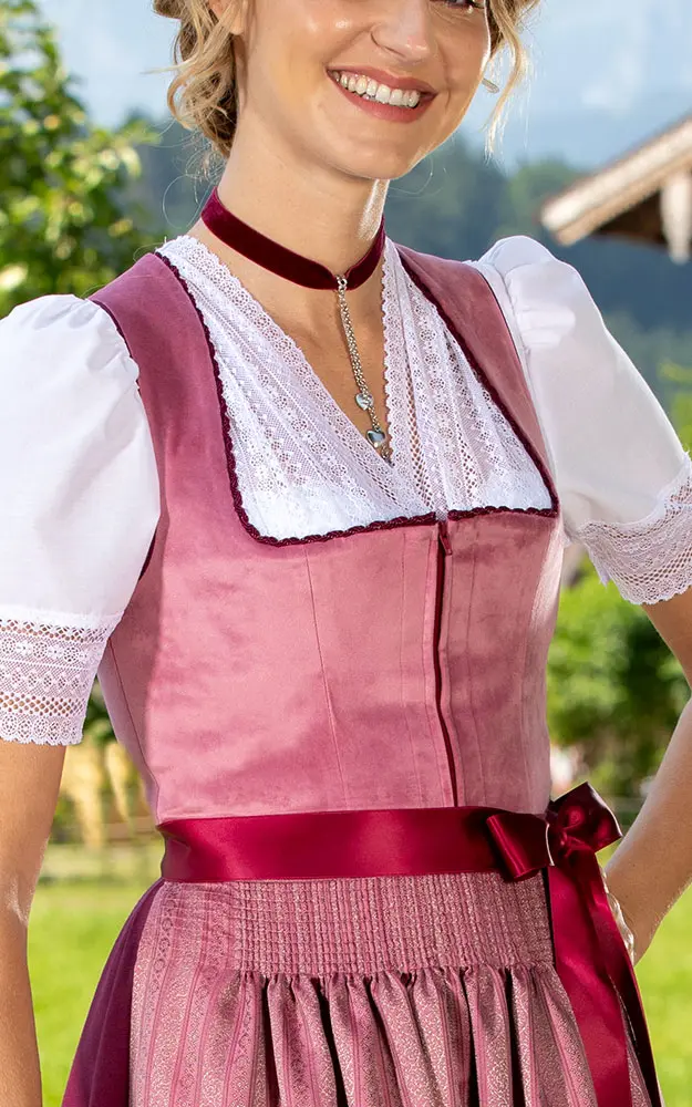 Blusendirndl Priental Samt rosa, mit Schürze