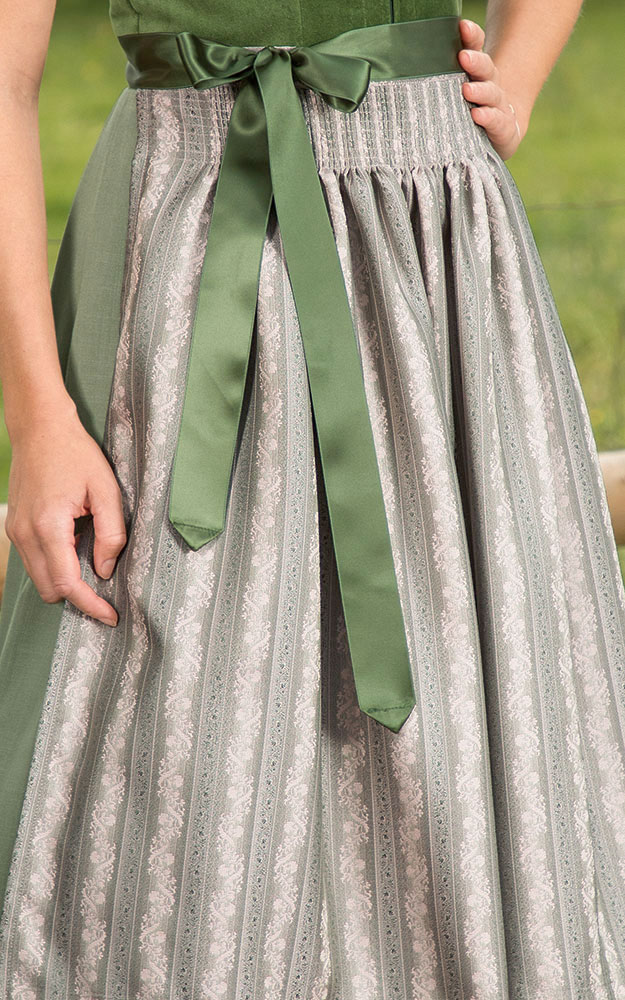 Blusendirndl Wiestal Samt grün, mit Schürze