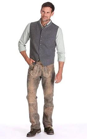 Lange-Lederhose-mit-Latz