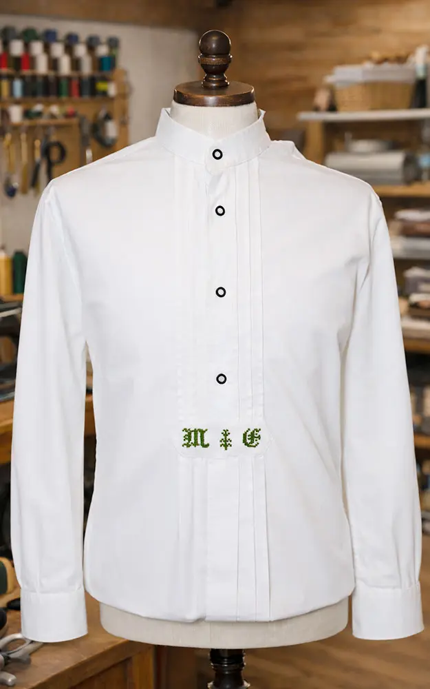 Service Monogramm - Hemd besticken per Hand