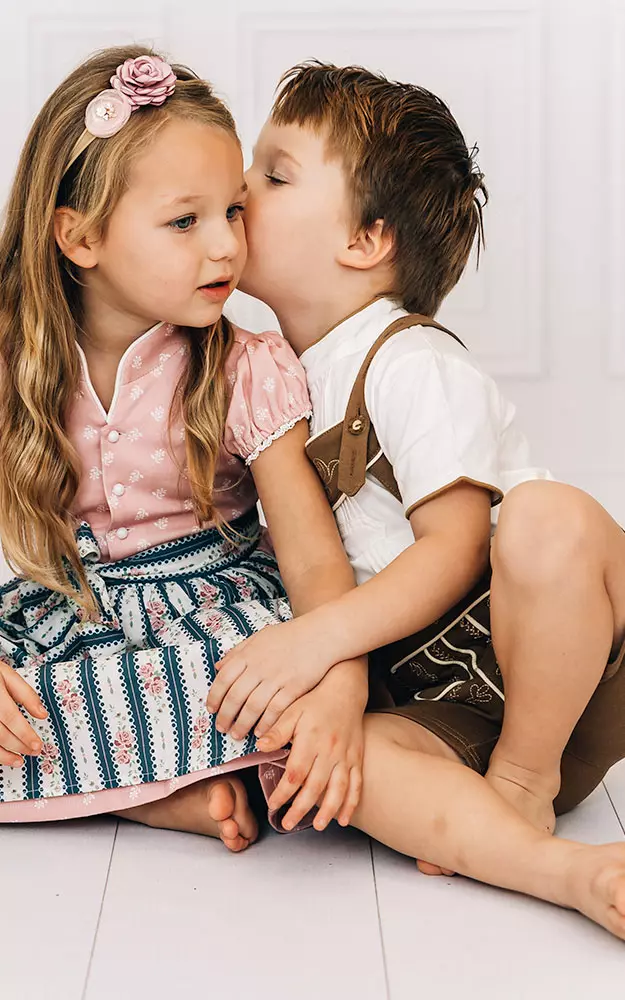 Baby-Body, weiß Kragen braun