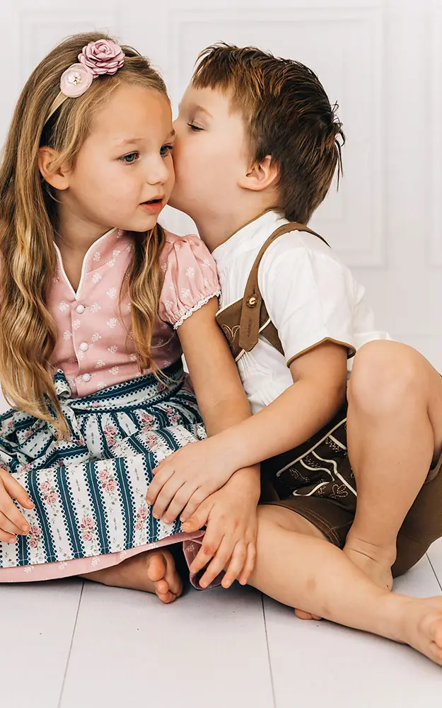 Baby-Body, weiß Kragen braun