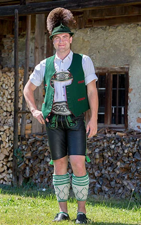 Chiemgauer-Tracht-Männer