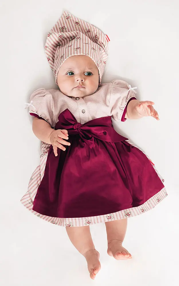 Baby-Dirndl Barodino mit Schürze, weinrot