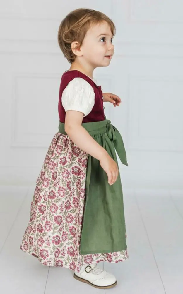 Baby-Dirndl Rosi mit Schürze, beere