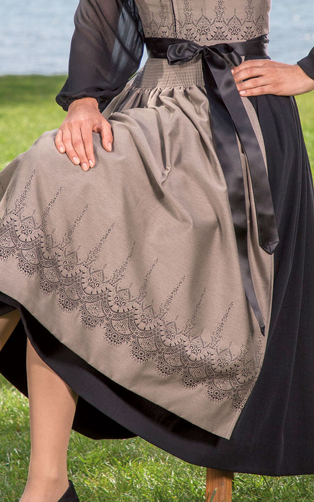 Blusendirndl Ledrosee, mit Schürze