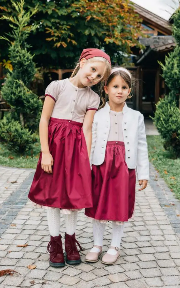 Baby-Dirndl Barodino mit Schürze, weinrot