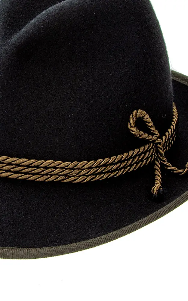 Herrenhut Wuidara, schwarz