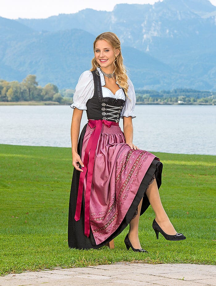 Handgefertigte Dirndl Aus Ubersee Chiemseer Dirndl Tracht